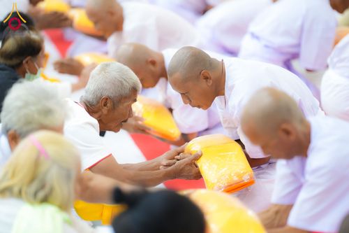 ภาพ No.281186:วันที่ 4 ธันวาคม พ.ศ. 2568 พิธีบรรพชาสามเณร ในโครงการบวชบูชาธรรมมหาปูชนียาจารย์  ณ วัดกลางพระอารามหลวง จังหวัดบุรีรัมย์