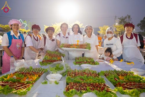 ภาพ No.295475:วันที่ 16 มกราคม พ.ศ. 2569 พิธีถวายภัตตาหารเป็นสังฆทาน แด่พระธรรมยาตรา ณ วัดโบสถ์บน ต.บางคูเวียง จ.นนทบุรี อนุสรณ์สถานลำดับที่ 4 สถานที่เกิดด้วยกายธรรม ในโครงการธรรมยาตรา กตัญญูบูชา มหาปูชนียาจารย์ พระมงคลเทพมุนี(สด จนฺทสโร) พระผู้ปราบมาร อนุสรณ์สถาน 7 แ