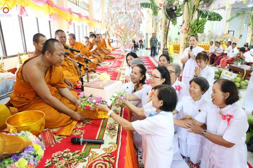 ภาพ No.283346:วันเสาร์ที่ 1 พฤศจิกายน 2568 พิธีทอดกฐินสามัคคีทั่วไทย 30,000 วัด  โดยคณะศิษยานุศิษย์ บูชาธรรม 81 ปี  หลวงพ่อธัมมชโย ณ วัดหนองน้ำขุ่น ตำบลห้วยไผ่ อำเภอเมืองราชบุรี จังหวัดราชบุรี