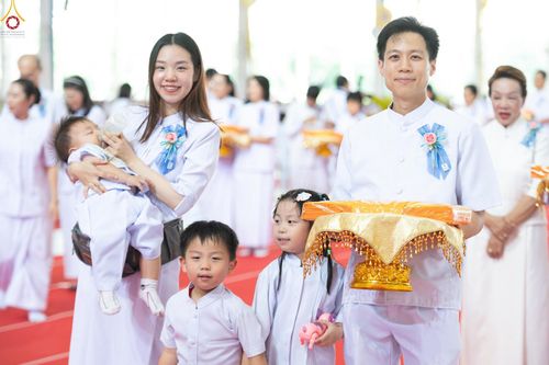 ภาพ No.345610:วันพฤหัสบดีที่ 27 สิงหาคม พ.ศ.2569 พิธีทอดผ้าป่าเพื่อถวายอุปกรณ์สื่อโสตทัศน์ อาคาร 82 ปี หลวงพ่อธัมมชโย พิธีทอดผ้าป่าสมทบกฐินวัดพระธรรมกาย และสมทบกฐิน 30,000 กว่าวัดทั่วไทย ครั้งที่ 1 ประจำปี พุทธศักราช 2569 ณ วัดพระธรรมกาย ปทุมธานี