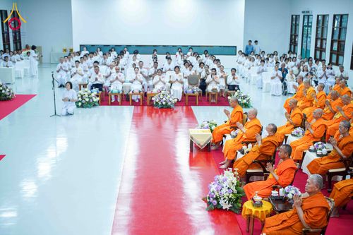 ภาพ No.315844:วันพฤหัสบดีที่ 26 มีนาคม พ.ศ. 2569 พิธีบำเพ็ญกุศล คุณพ่อณรงค์ จินตมากุล  สิริอายุ 99 ปี 11 เดือน โยมบิดา พระครูปลัดรัตนวีรวัฒน์ (รังสฤษดิ์ อิทฺธิจินตโก) ที่ปรึกษาเจ้าคณะจังหวัดปทุมธานี เจ้าอาวาสวัดพระธรรมกาย  ณ ห้องปลูกศรัทธา 2 วัดพระธรรมกาย ปทุมธานี