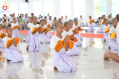 ภาพ No.319664:วันเสาร์ที่ 4 เมษายน พ.ศ.2569 พิธีขอขมา มอบผ้าไตร บรรพชาสามเณร ศูนย์อบรมเยาวชนนครปฐม