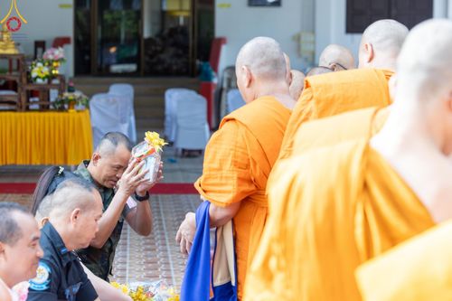 ภาพ No.137643:พิธีตักบาตร พิธีถวายสังฆทานแด่คณะสงฆ์ 323 วัด พิธีทำบุญอุทิศส่วนกุศลแด่ผู้วายชนม์ ในเหตุการณ์ความไม่สงบ 4 จังหวัดชายแดนภาคใต้ ปีที่ 20 ครั้งที่ 169 และพิธีมอบกองทุนหนุนแรงใจช่วยครูใต้ ปีที่ 17 ครั้งที่ 134 วันที่ 25 พฤษภาคม พ.ศ.2567 อ.ตากใบ จ.นราธิวาส