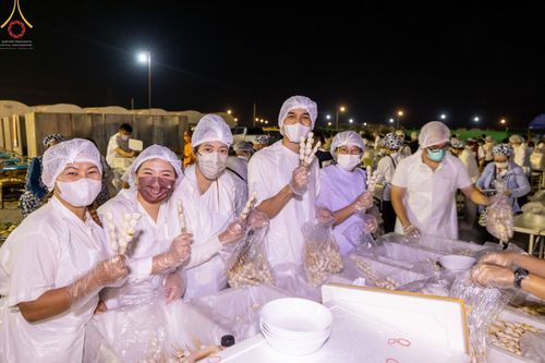 ภาพ No.73862:พิธีถวายภัตตาหารเป็นสังฆทาน แด่คณะพระธรรมยาตราฯ ในโครงการธรรมยาตรากตัญญูบูชา มหาปูชนียาจารย์ พระมงคลเทพมุนี(สด จนฺทสโร) พระผู้ปราบมาร อนุสรณ์สถาน 7 แห่ง ปีที่ 11 วันที่ 23 มกราคม พ.ศ. 2566