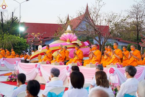 ภาพ No.71997:พิธีตักบาตรพระธรรมยาตราฯ ในโครงการธรรมยาตรากตัญญูบูชา มหาปูชนียาจารย์ พระมงคลเทพมุนี(สด จนฺทสโร) พระผู้ปราบมาร ปีที่ 11 ณ อนุสรณ์สถานลำดับที่ 3 สถานที่เกิดใหม่ในเพศสมณะ วัดสองพี่น้อง อ.สองพี่น้อง จ.สุพรรณบุรี วันที่ 18 มกราคม พ.ศ. 2566