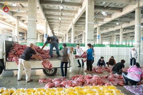 ภาพ No.279430:วันที่ 19-26 ธันวาคม พ.ศ. 2568 และ วันที่ 1 มกราคม พ.ศ.2569 รับบุญปลิดกลีบดอกไม้ เพื่อโปรยต้อนรับพระธรรมยาตรา