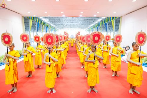 ภาพ No.338943:วันอาทิตย์ที่ 12 กรกฎาคม พ.ศ.2569 พิธีมุทิตาผู้สอบได้เปรียญธรรม ประโยค 1-2 ถึง ป.ธ.9 และ บ.ศ.1-2 ถึง บ.ศ.6 สำนักศาสนศึกษาวัดพระธรรมกาย ประจำปี 2569, พิธีมอบตราตั้งแต่งตั้งอาจารย์ใหญ่ สำนักศาสนศึกษาวัดพระธรรมกาย