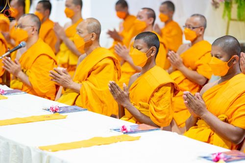 ภาพ No.69242:พิธีถวายภัตตาหารเป็นสังฆทาน แด่คณะพระธรรมยาตราฯ ในโครงการธรรมยาตราฯ ปีที่ 11 ณ อนุสรณ์สถานมหาวิหารพระมงคลเทพมุนี อ.สองพี่น้อง จ.สุพรรณบุรี วันที่ 4 และ 5 มกราคม พ.ศ. 2566