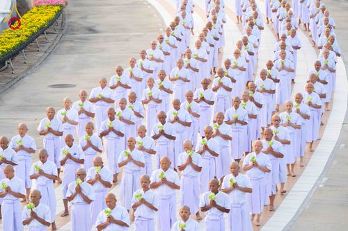 ภาพ No.320809:วันเสาร์ที่ 11 เมษายน พ.ศ.2569 พิธีเวียนประทักษิณ พิธีวันทาเจดีย์ โครงการอุปสมบทหมู่ บูชาธรรมหลวงพ่อธัมมชโย พ.ศ.2569 โครงการอุปสมบทหมู่ธรรมทายาท ระดับอุดมศึกษา รุ่น 53 (ภาคฤดูร้อน) ณ วัดพระธรรมกาย ปทุมธานี