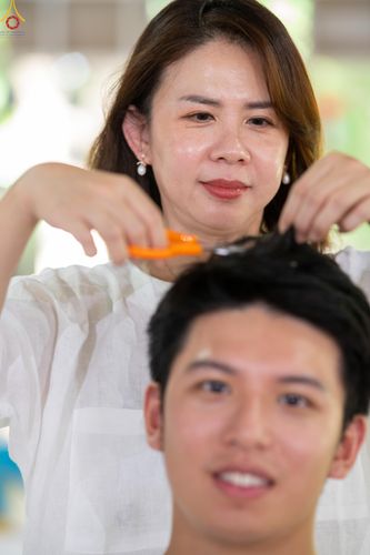 ภาพ No.338273:วันอาทิตย์ที่ 5 กรกฎาคม พศ.2569 พิธีตัดปอยผมธรรมทายาทนานาชาติ IDOP รุ่นที่ 21 จากประเทศจีน มาเลเซีย สิงคโปร์ และไต้หวัน ณ โถงช้าง วัดพระธรรมกาย