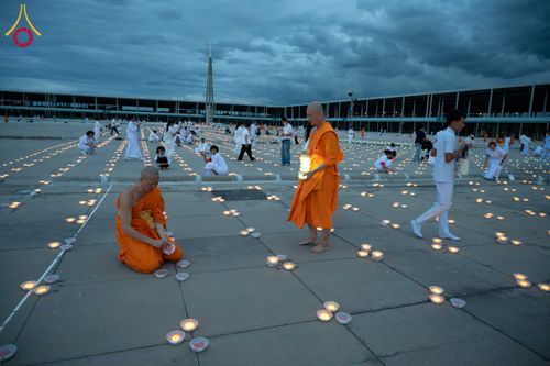 ภาพ No.345764:วันพฤหัสบดีที่ 27 สิงหาคม พ.ศ.2569 พิธีจุดประทีป เนื่องในวันธรรมชัย ณ วัดพระธรรมกาย ปทุมธานี