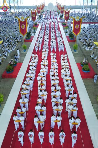 ภาพ No.92250:พิธีทอดกฐินธรรมชัยเพื่อสร้างอาคาร 115 ปี คุณยายอาจารย์มหารัตนอุบาสิกาจันทร์ ขนนกยูง อาทิตย์ต้นเดือนที่ 5 พฤศจิกายน พ.ศ. 2566 ณ วัดพระธรรมกาย จ.ปทุมธานี