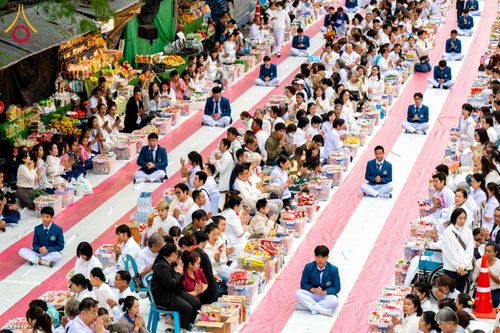 ภาพ No.285889:วันเสาร์ที่ 13 ธันวาคม พ.ศ.2568 พิธีตักบาตรพระภิกษุสามเณร 1,000 รูป ณ บริเวณหน้าอุทยานแห่งชาติเขาใหญ่ อำเภอปากช่อง จ.นครราชสีมา