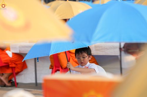 ภาพ No.324635:วันที่ 22 เมษายน พ.ศ.2569 (วันคุ้มครองโลก) บรรยากาศสาธุชน ในงานถวายมหาสังฆทาน 40,000 กว่าวัดทั่วประเทศ ณ ลานธรรม วัดพระธรรมกาย