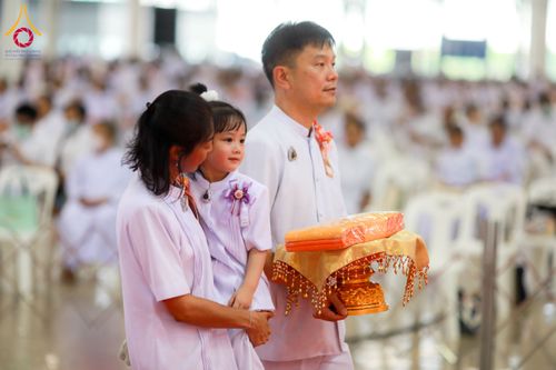 ภาพ No.134378:พิธีทอดผ้าป่าสมทบ มหาสังฆทาน 10,000 วัด ทั่วไทย วันอาทิตย์ต้นเดือนที่ 7 เมษายน พ.ศ.2567 ณ ห้องแก้วสารพัดนึก 1 สภาธรรมกายสากล  วัดพระธรรมกาย จ.ปทุมธานี