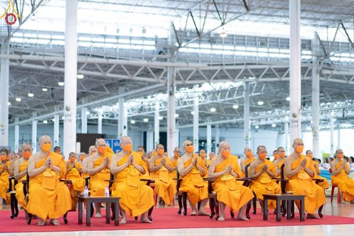 ภาพ No.99864:พิธีทอดผ้าป่า ต้นสมบัติจักรพรรดิ ในวันอาทิตย์ที่ 3 ธันวาคม พ.ศ. 2566 ณ สภาธรรมกายสากล วัดพระธรรมกาย จ.ปทุมธานี