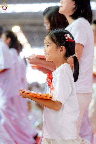 ภาพ No.178044:พิธีทอดผ้าป่าต้นสมบัติจักรพรรดิ ในวันอาทิตย์ที่ 1 ธันวาคม พ.ศ. 2567 ณ สภาธรรมกายสากล วัดพระธรรมกาย