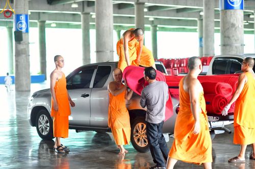 ภาพ No.219014:วันที่ 18-20 เมษายน พ.ศ. 2568 การเตรียมงานในลานธรรม , วิหารคด เพื่องานวันคุ้มครองโลก 22 เมษายน พศ. 2568