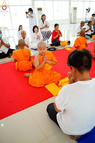 ภาพ No.134918:พิธีตัดปอยผม พิธีขอขมารับผ้าไตร พิธีบรรพชา และพิธีถวายบาตร ในโครงการบรรพชาสามเณร ฟื้นฟูพระพุทธศาสนาทั่วไทย  ณ ศูนย์ปฏิบัติธรรมและศูนย์อบรมเยาวชนเพชรบุรี ต.ท่าแลง อ.ท่ายาง จ.เพชรบุรี