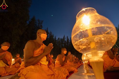 ภาพ No.107192:พิธีจุดประทีปถวายเป็นพุทธบูชา และบูชาธรรมมหาปูชนียาจารย์ ในโครงการธรรมยาตรากตัญญูบูชา มหาปูชนียาจารย์ พระมงคลเทพมุนี(สด จนฺทสโร) พระผู้ปราบมาร  อนุสรณ์สถาน 7 แห่ง ปีที่ 12  วันที่ 6 มกราคม พ.ศ. 2567 ณ อนุสรณ์สถานมหาวิหารพระมงคลเทพมุนี อ.สองพี่น้อง จ.สุพร