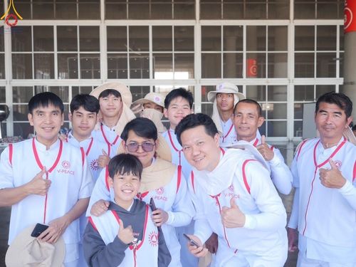 ภาพ No.191478:V.49 สารพัดV สารพัดดี ที่ธรรมยาตรา ในโครงการธรรมยาตรา กตัญญูบูชา มหาปูชนียาจารย์ พระมงคลเทพมุนี(สด จนฺทสโร) พระผู้ปราบมาร อนุสรณ์สถาน 7 แห่ง ปีที่ 13 ระหว่างวันที่ 2-31 มกราคม พ.ศ. 2568