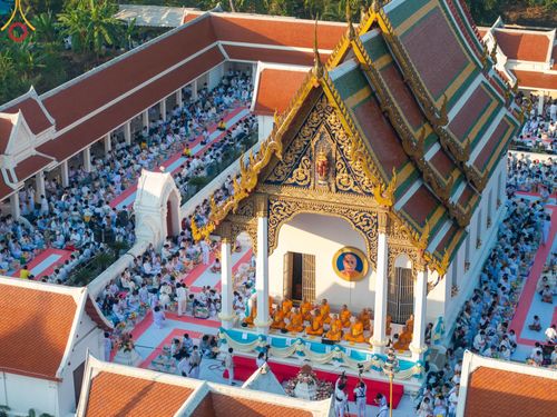 ภาพ No.197714:พิธีตักบาตรพระธรรมยาตรา ณ อนุสรณ์สถานลำดับที่ 4 สถานที่เกิดด้วยกายธรรม วัดโบสถ์(บน) ต.บางคูเวียง จ.นนทบุรี ในโครงการธรรมยาตรา กตัญญูบูชา มหาปูชนียาจารย์ พระมงคลเทพมุนี(สด จนฺทสโร) พระผู้ปราบมาร อนุสรณ์สถาน 7 แห่ง ปีที่ 13 วันที่ 19 มกราคม พ.ศ. 2568