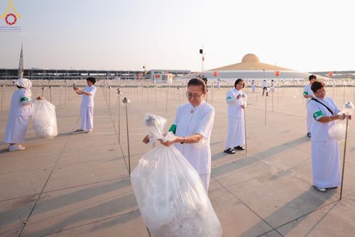 ภาพ No.125439:V.27 มาฆะ สาธุ  การรับบุญเตรียมงาน ปฎิบัติงาน เก็บงาน ของเจ้าหน้าที่หน่วยงานต่างๆ เพื่อวันมาฆบูชา วันเสาร์ที่ 24 กุมภาพันธ์  พ.ศ. 2567 ณ วัดพระธรรมกาย จ.ปทุมธานี