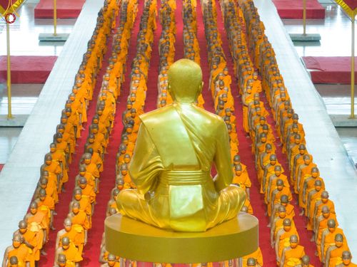 ภาพ No.75631:วัดพระธรรมกายจัด งานบุญวันอาทิตย์ต้นเดือน  มีกิจกรรมดังนี้ พิธีตักบาตร, พิธีบูชาข้าวพระ พระธรรมยาตรารับประกาศนียบัตร โครงการธรรมยาตราฯ ปีที่ 11 ในวันที่ 5 กุมภาพันธ์ พ.ศ. 2566 ณ วัดพระธรรมกาย อ.คลองหลวง จ.ปทุมธานี