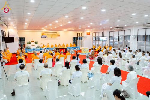 ภาพ No.221450:วันอาทิตย์ที่ 27 เมษายน พ.ศ. 2568 พิธีเจริญพระพุทธมนต์สมโภชดวงแก้วธรรมชัย เนื่องในโอกาสบูชาธรรม 81 ปีหลวงพ่อธัมมชโย อัญเชิญประดิษฐานเนื่องในโอกาสสถาปนาวัดพระธรรมกายไอซ์แลนด์ ณ อาคารปลูกศรัทธา 1 วัดพระธรรมกาย อำเภอคลองหลวง จังหวัดปทุมธานี