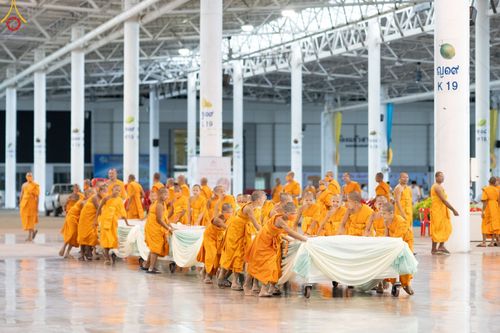 ภาพ No.88214:พิธีมุทิตาสักการะ เปรียญธรรม 9,6,3 และบาลีศึกษา 6,3  พิธีมอบดวงแก้วสามเณรทรงบาลีไวยากรณ์ วันอาทิตย์ 17 กันยายน พ.ศ. 2566 ณ สภาธรรมกายสากล วัดพระธรรมกาย