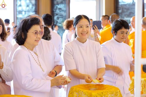 ภาพ No.249258:วันที่ 20 กันยายน พ.ศ. 2568 พิธีประดิษฐานรูปหล่อหลวงปู่วัดปากน้ำ ภาษีเจริญ ณ วิหารพระมงคลเทพมุนี (สด จนฺทสโร) ศูนย์ปฏิบัติธรรมภูเก็ต จ.ภูเก็ต