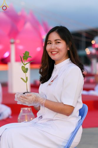 ภาพ No.160496:พิธีปลูกต้นทรัพย์บานชื่น ณ ลานธรรม พระมหาธรรมกายเจดีย์ วัดพระธรรมกาย จ.ปทุมธานี วันพฤหัสบดีที่ 10 ตุลาคม พ.ศ. 2567