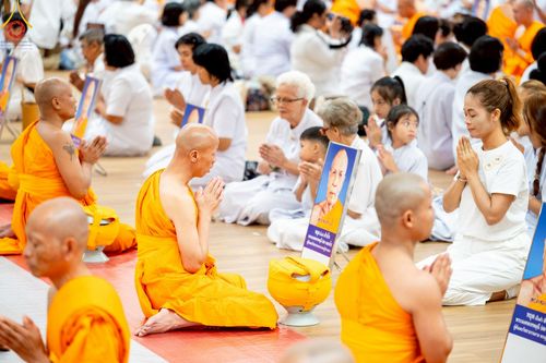 ภาพ No.217267:วันเสาร์ที่ 12 เมษายน พ.ศ. 2568 พิธีบรรพชา พิธีขอศีลและขอนิสสัย พิธีมอบบาตร ในโครงการอุปสมบทหมู่ บูชาธรรมหลวงพ่อธัมมชโย, โครงการธรรมทายาท ระดับอุดมศึกษา รุ่นที่ 52 ,  โครงการบวชพระนานาชาติ AEC & WAB CEO รุ่นที่ 4 ณ วัดพระธรรมกาย