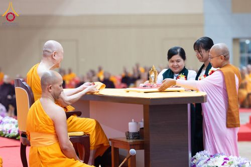 ภาพ No.207607:พิธีมอบโล่พระราชทาน สมเด็จพระกนิษฐาธิราชเจ้า กรมสมเด็จพระรัตนราชสุดาฯ สยามบรมราชกุมารี และโล่เกียรติยศโครงการตอบปัญหาธรรมะ "ทางก้าวหน้า" ครั้งที่ 42 พิธีมอบโล่วัชรเกียรติยศ โครงการตอบปัญหาศีลธรรมเพื่อสันติภาพโลก (WORLD-PEC) ครั้งที่ 18 วันที่ 12 ก.พ. 2568