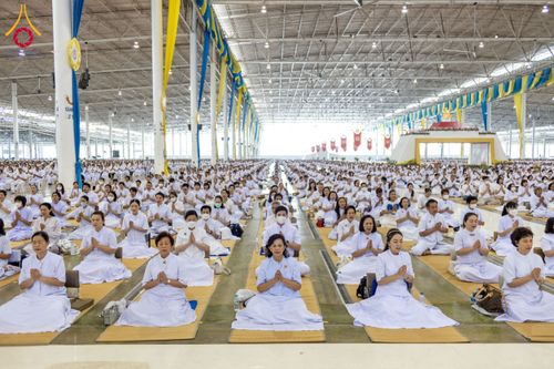 ภาพ No.126699:พิธีบูชาข้าวพระ ในวันอาทิตย์ต้นเดือนที่ 3 มีนาคม พ.ศ. 2567 ณ วัดพระธรรมกาย จ.ปทุมธานี