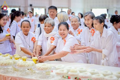 ภาพ No.254871:วันที่ 15 ตุลาคม พ.ศ. 2568 พิธีบรรจุพระบรมสารีริกธาตุภายในพระเกตุองค์พระประธาน สมโภชพระประธาน พระธรรมกาย ณ ศูนยอบรมเยาวชนกาญจนบุรี