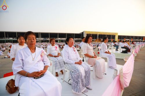 ภาพ No.124831:พิธีเวียนประทักษิณและจุดมาฆประทีป ในวันมาฆบูชา เสาร์ที่ 24 กุมภาพันธ์ พ.ศ. 2567 ณ พระมหาธรรมกายเจดีย์ วัดพระธรรมกาย