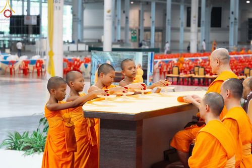 ภาพ No.153271:พิธีมุทิตาสักการะ พระภิกษุ-สามเณร ผู้สอบไล่ได้เปรียญธรรม ประโยค 1-2 ถึงประโยค ป.ธ.9 และบาลีศึกษา ประโยค1-2 ถึง บ.ศ.9 , พิธีมอบดวงแก้วสามเณรผู้ทรงบาลีไวยากรณ์ วัดพระธรรมกาย และ ศูนย์ส่งเสริมศีลธรรมในประเทศและต่างประเทศ วันอาทิตย์ที่ 8 กันยายน พ.ศ.2567