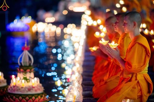 ภาพ No.197222:พิธีจุดประทีปถวายเป็นพุทธบูชา และบูชาธรรมมหาปูชนียาจารย์ ณ วัดโบสถ์(บน) ตำบลบางคูเวียง อำเภอบางกรวย จังหวัดนนทบุรี ในโครงการธรรมยาตรา กตัญญูบูชา มหาปูชนียาจารย์ พระมงคลเทพมุนี(สด จนฺทสโร) พระผู้ปราบมาร อนุสรณ์สถาน 7 แห่ง ปีที่ 13 วันที่ 18 มกราคม พ.ศ. 25