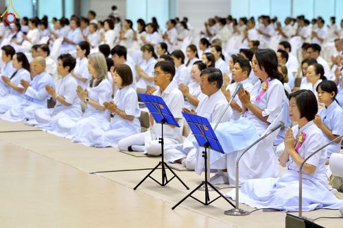 ภาพ No.222843:วันอาทิตย์ต้นเดือนที่ 4 พฤษภาคม พ.ศ. 2568 พิธีบูชาข้าวพระ ณ สภาธรรมกายสากล วัดพระธรรมกาย