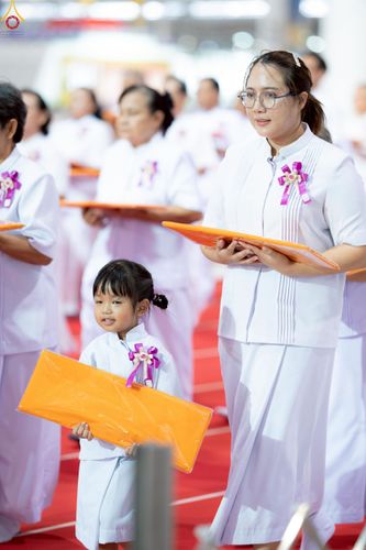 ภาพ No.240769:วันพุธที่ 27 สิงหาคม พ.ศ. 2568 พิธีทอดผ้าป่าเพื่อสร้างอาคาร  82 ปี หลวงพ่อธัมมชโย สมทบกฐินวัดพระธรรมกาย และกฐิน 30,000 วัดทั่วประเทศ ครั้งที่ 1