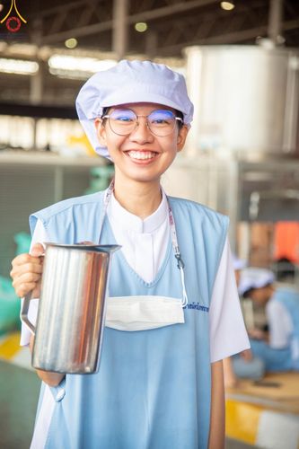 ภาพ No.58894:V.40 ภัตตาหารพระหมื่นวัด เราจัดให้ การปฏิบัติงานของเจ้าหน้าที่และอาสาสมัคร เพื่อรับบุญในการถวายภัตตาหาร แด่คณะสงฆ์ 10,000 กว่าวัดทั่วประเทศ ที่มาร่วมงานวันคุ้มครองโลก จันทร์ที่ 22 เมษายน พ.ศ. 2567 ณ วัดพระธรรมกาย