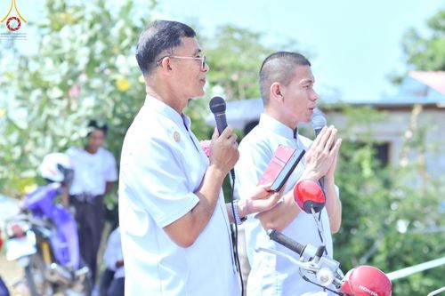 ภาพ No.130079:V.34 เพื่อธรรมเพื่อบางกล่ำ การรับบุญของเจ้าหน้าที่หน่วยงานต่างๆ  เพื่องานธรรมยาตราอัญเชิญพระบรมสารีริกธาตุ ประดิษฐาน ณ มหารัตนเจดีย์สิริปทุมสวรรค์ (เจดีย์อริยพุทธะ 5 พระองค์) ณ ศูนย์ปฏิบัติธรรมภาคใต้ อ.บางกล่ำ จ.สงขลา ระหว่างวันที่ 9-10 มีนาคม พ.ศ. 2567