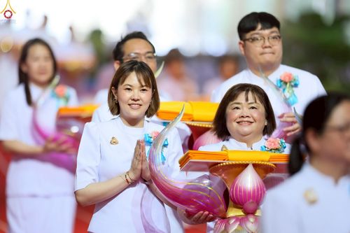 ภาพ No.251633:วันที่ 10 ตุลาคม พ.ศ. 2568 พิธีทอดผ้าป่าสมทบกฐินวัดพระธรรมกาย และสมทบกฐิน 30,000 กว่าวัดทั่วประเทศ ครั้งที่ 3 ณ สภาธรรมกายสากล วัดพระธรรมกาย