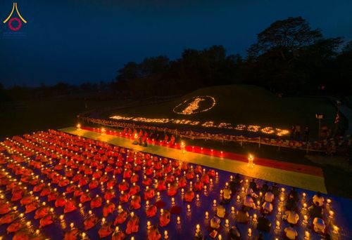 ภาพ No.132418:พิธีจุดโคมประทีปถวายเป็นพุทธบูชา ในโครงการบรรพชา 1,250 รูป ณ แดนประสูติ สวนลุมพินี ประเทศเนปาล วันที่ 17 มีนาคม พ.ศ. 2567