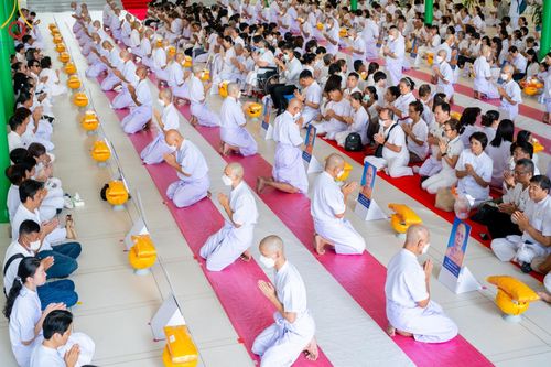 ภาพ No.141408:พิธีบรรพชาอุปสมบท โครงการอุปสมบทหมู่รุ่นผู้บริหาร รุ่นที่ 14 โครงการอุปสมบทหมู่ธรรมทายาท ระดับอุดมศึกษา รุ่นที่ 51 ภาคฤดูฝน ณ โบสถ์พระไตรปิฎก วัดพระธรรมกาย ในวันเสาร์ที่ 15 มิถุนายน พ.ศ. 2567