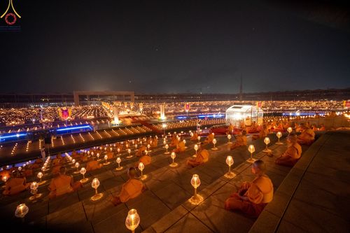 ภาพ No.77269:พิธีจุดมาฆประทีป ในวันมาฆบูชา อาทิตย์ต้นเดือนที่ 6 มีนาคม พ.ศ. 2566 ณ วัดพระธรรมกาย อ.คลองหลวง จ.ปทุมธานี