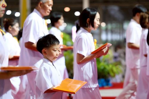 ภาพ No.244002:วันอาทิตย์ที่ 7 กันยายน พ.ศ. 2568 พิธีทอดผ้าป่าสมทบกฐินวัดพระธรรมกาย และสมทบกฐิน 30,000 วัดทั่วไทย ครั้งที่ 2 ณ ห้องแก้วสารพัดนึก 1 วัดพระธรรมกาย