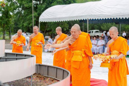 ภาพ No.246929:วันอาทิตย์ที่ 14 กันยายน พ.ศ. 2568 พิธีทอดผ้าป่า ซื้อดิน ปรับพื้นที่ลานธรรม  และพิธีกลั่นแผ่นดิน โปรยทราย สถาปนาองค์พระเจดีย์ เพื่อสร้างสันติภาพโลก  ณ ศูนย์ปฏิบัติธรรมสระบุรี อ.พระพุทธบาท จ.สระบุรี