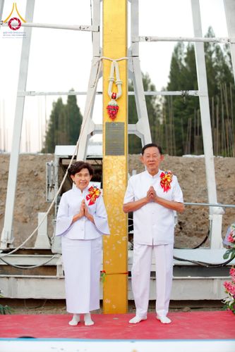 ภาพ No.275160:วันอาทิตย์ที่ 30 พฤศจิกายน พ.ศ. 2568 พิธีตอกเสาเข็ม "สร้างองค์พระเจดีย์เพื่อสร้างสันติภาพโลก" ต้นสุดท้าย ณ ศูนย์ปฏิบัติธรรมระยอง (บ้านช่องลม)